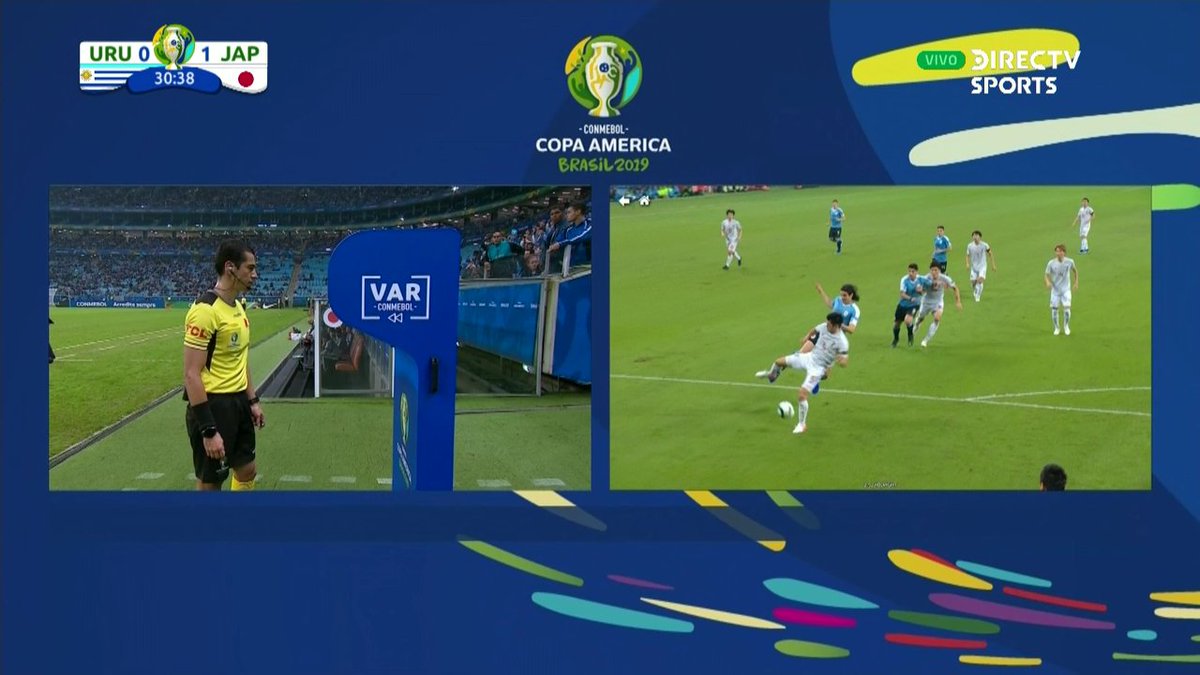 DSports's tweet image. 📸 La imagen del VAR. Mírenla bien y resolvamos esto de forma civilizada... ¿Era penal? 🤔

🔃 SÍ, penal clarísimo
❤ NO, no era penal

#CopaAmerica #CopaAmericaDIRECTV 🏆