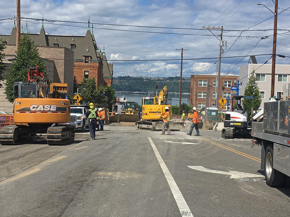 LizEllis253's tweet photo. Exciting week on #HilltopTacomaLink project, as crews started installing 1st track on #StadiumWay and began work in front of #StadiumHS. Intense! #Tacoma #HTLE #construction #transit https://t.co/3p8J3Xl8MS