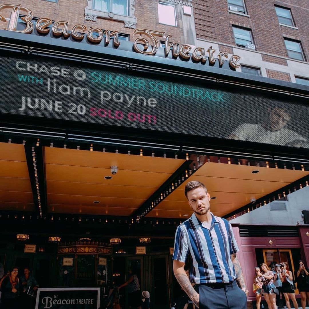 LiamPayneMx's tweet photo. Hace 1 año fue el primer concierto como solista de @LiamPayne en el @BeaconTheatre de New York, agotando TODAS las entradas🎉🔥 ésto fue para el #ChaseSummer https://t.co/D9yPVTDvxD