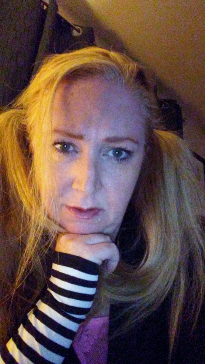 MagicCyndi22's tweet photo. @JoeGome84014809 @realDonaldTrump THIS IS THE VERY LAST KNOWN INSTANCE OF @MagicCyndi22 BEING ALIVE, THE DATE STAMP READS "Apr 1", THE TIME STAMP READS ' 1:15 ' PM. SHE WAS NEVER TO BE SEEN ALIVE, EVER SINCE. POLICE REPORTED HER SPOUSE CALLED HER AT 3:00 PM. THERE WAS NO ANSWER. SHE WAS FOUND DEAD @ 6:00PM. https://t.co/bjJsKEeX7I