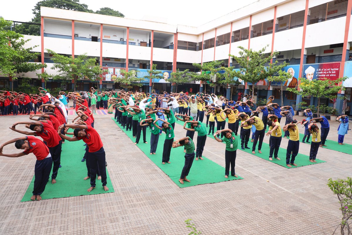 kv2svn's tweet photo. Celebration of IDY 2019 @ KV no.2 SVN, VSKP https://t.co/9ktIOufnca
