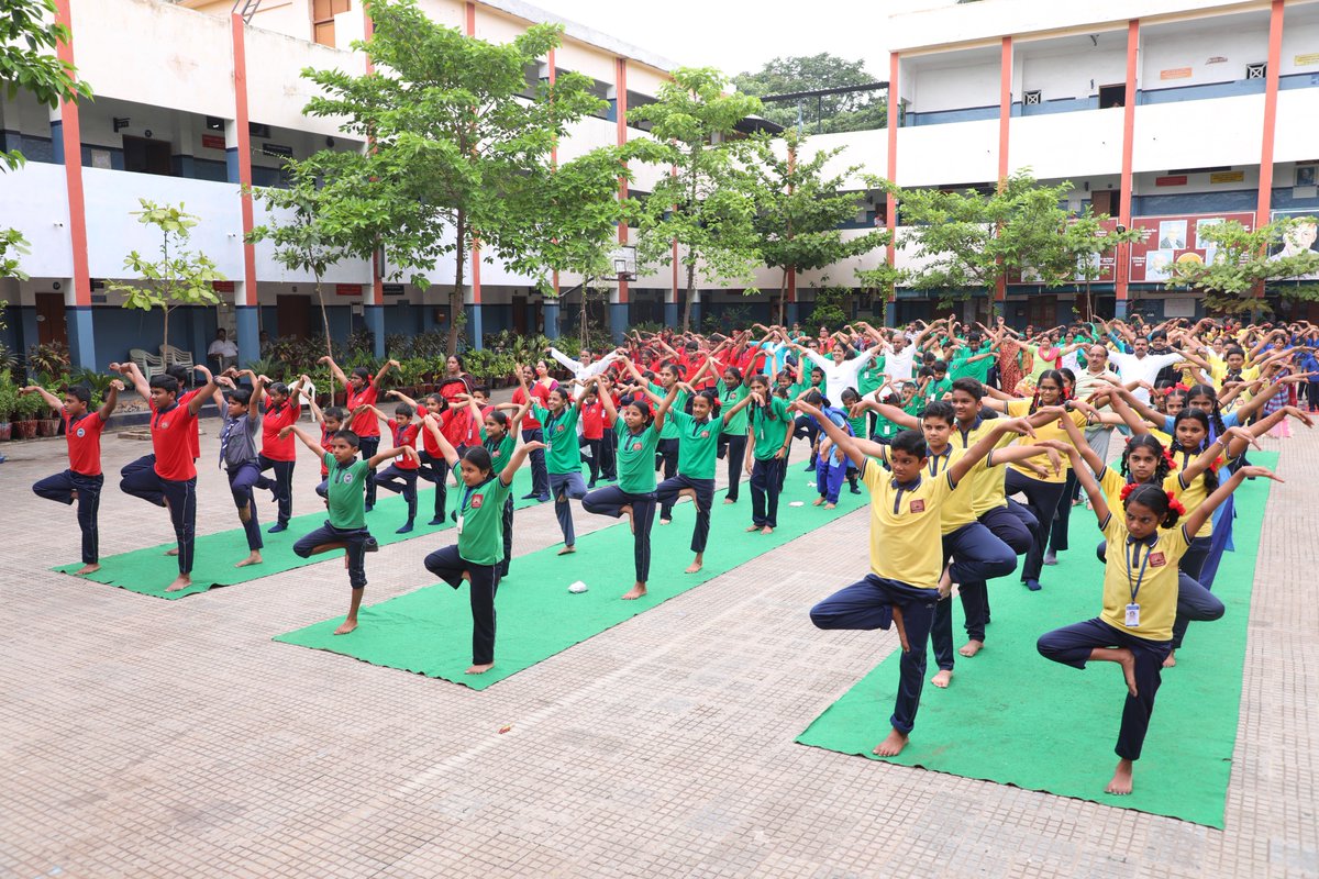 kv2svn's tweet photo. Celebration of IDY 2019 @ KV no.2 SVN, VSKP https://t.co/9ktIOufnca