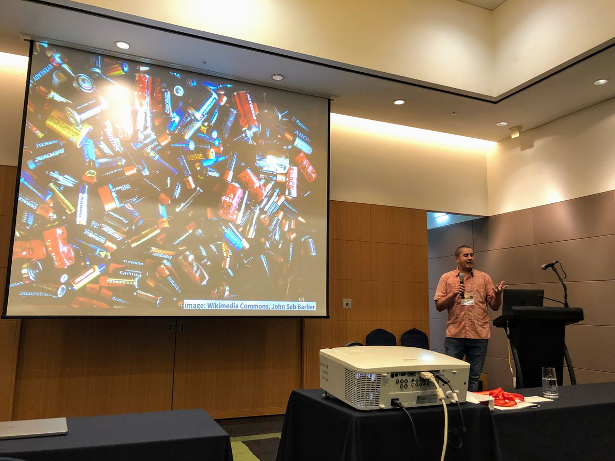 WearSys's tweet photo. “With a trillion devices around us the problem is... batteries!” @ProfJosiah @ACMMobiSys #mobisys2019 https://t.co/TXkmF9s0wy