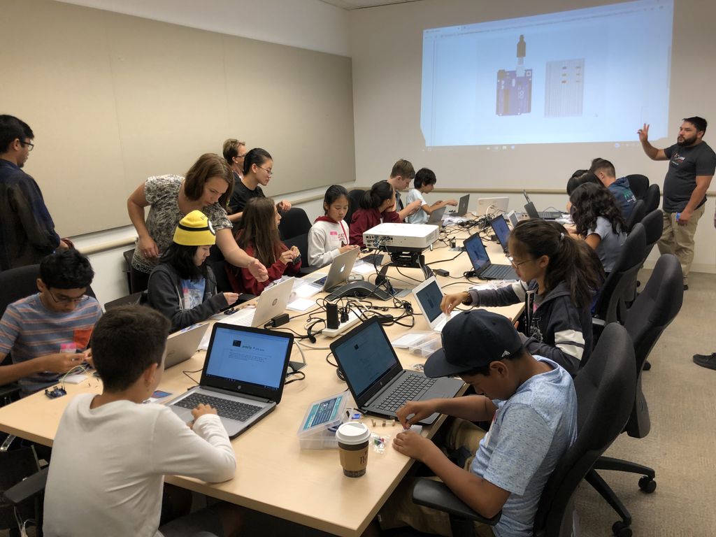 codingclasses's tweet image. Team #CodeWithUs had an awesome day at Intel, thanks #Intel for inviting us, we are thrilled to be a partner. Circuit Design, Coding, VR ... what more a Silicon Valley kid can ask for!!!

What to learn more.. please visit CodeWithUs.com

 #Coding #codingclasses
