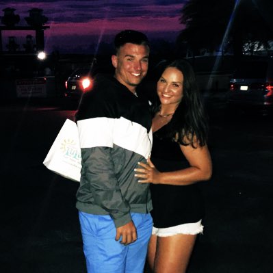 MackenzieHarpe8's tweet photo. #NewProfilePic I adore you @NealHancock5 https://t.co/NTA8Y3ua0N