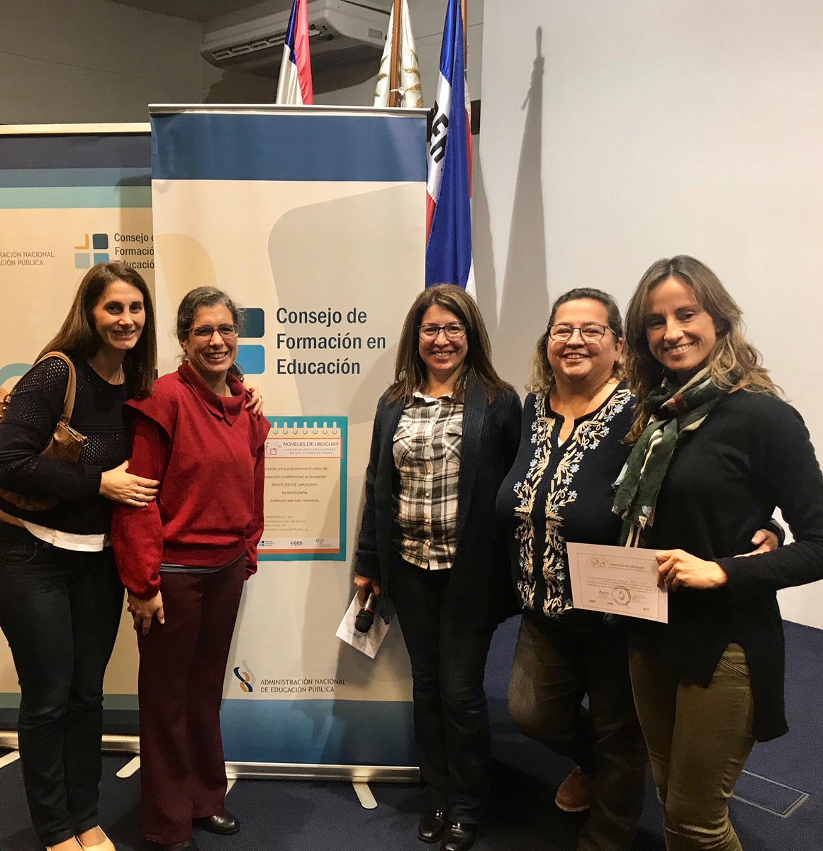laura2103603's tweet photo. Noveles_Uruguay @Noveles_CFE otra instancia de encuentro atendiendo a la diversidad reivindicando la educación de y para todos!! Junto a @AnaLiaOlimar @elenitamo Rosana Malvarez, atentas a las sugerencias de las formadoras Gabriela Garibaldi y Laura Grassi. https://t.co/DgA3zThz4G