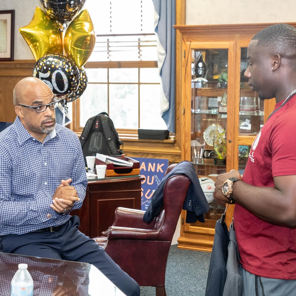 makolaabdullah's tweet photo. @VSUTrojans Darius Holeman asked me about suits this spring and I let him try on my jacket. He's close enough to a 42r that I told him I had a few suits for him. Today we completed the deal.
Got a few more, if you are a 42r and not much taller, come see me. https://t.co/7LmY9MQAe8