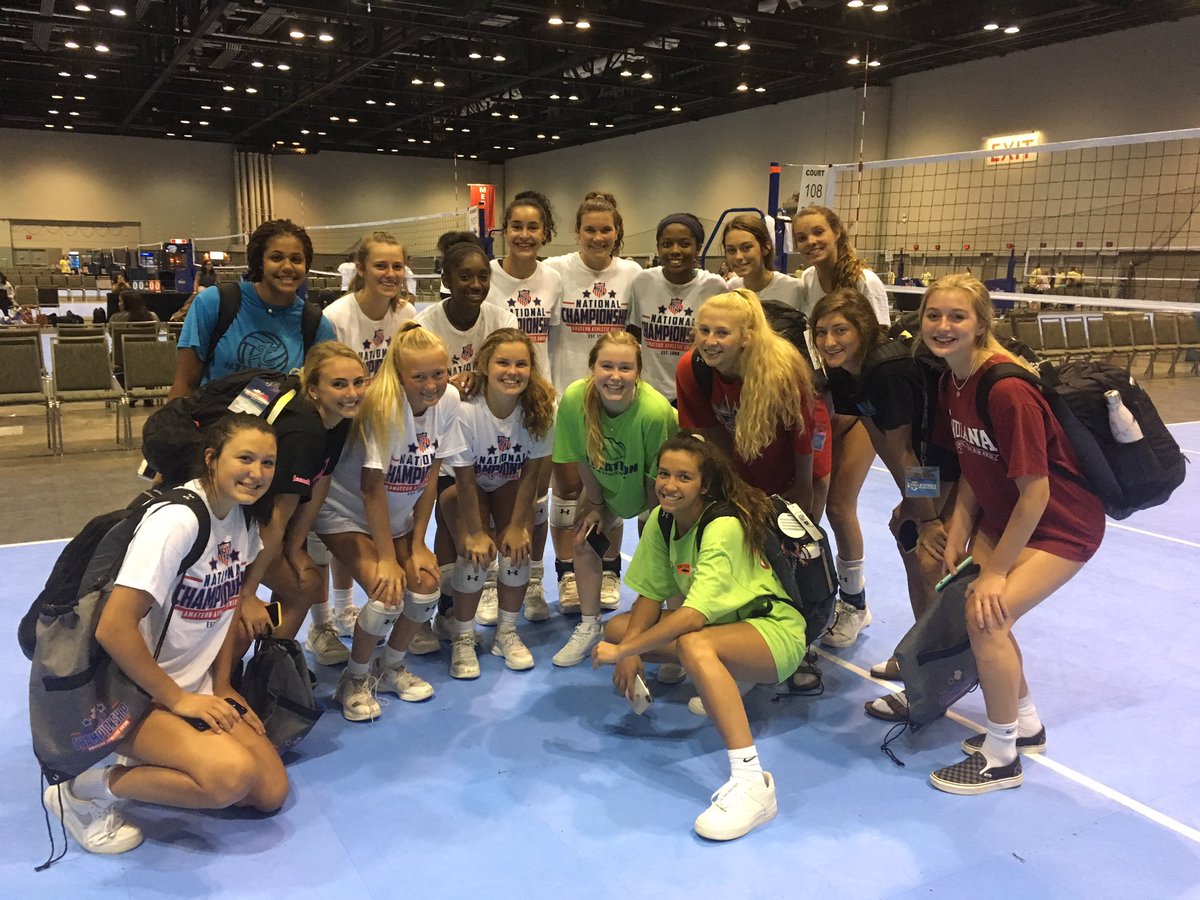 TeamIndianaVB's tweet photo. Little #tination practice time before starting day one! Good luck tomorrow ladies! #aauvbnatls #aauvolleyball #volleyball #tiriptide #tiflash https://t.co/PhyZfb69aX