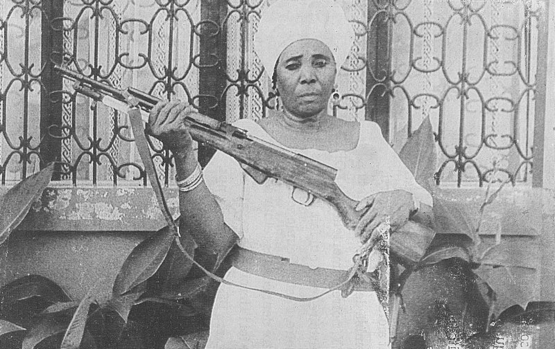 futadjalon's tweet photo. Image frappante...#MaforyBankgoura militante de l'indépendance de la #Guinee...elle était prête! https://t.co/nNXK2ya2p9