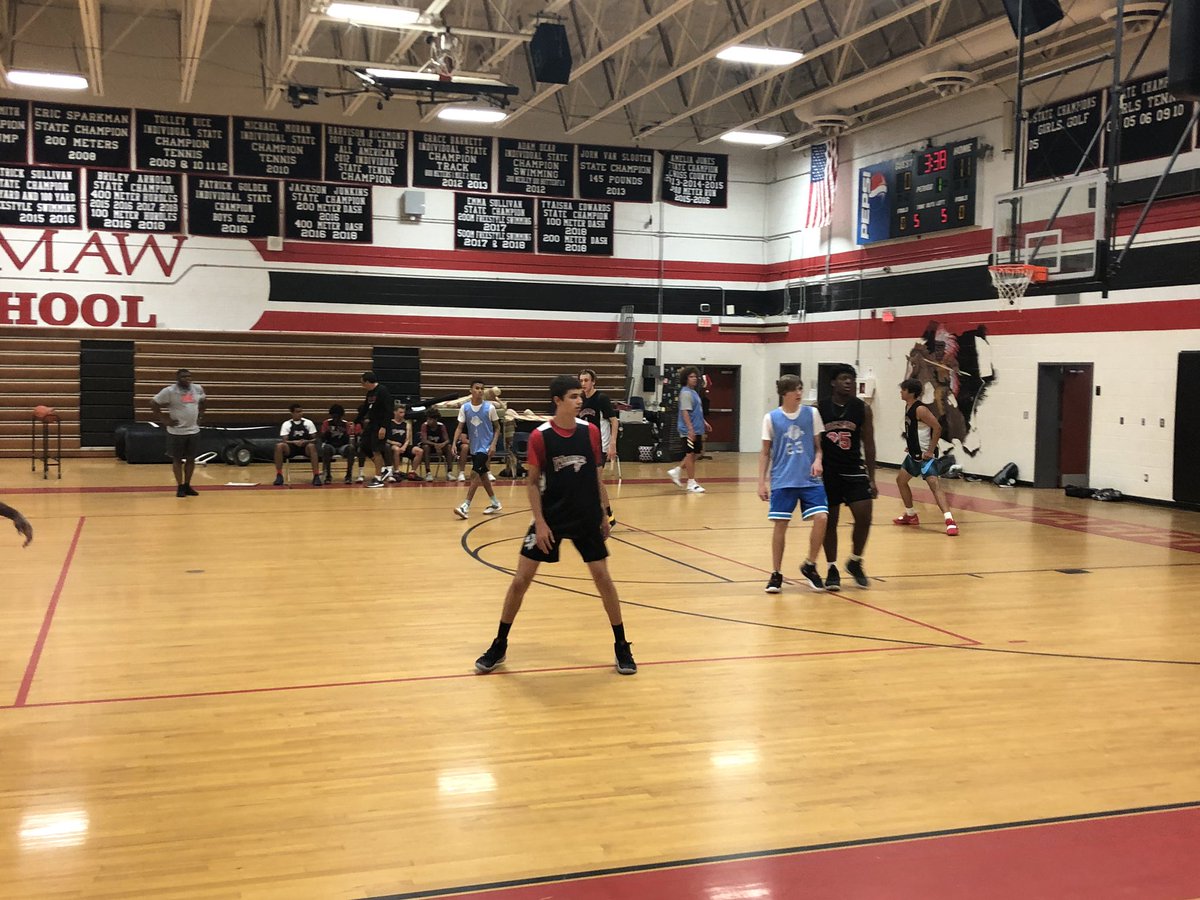WaccamawHoops's tweet photo. Summer basketball continued tonight as WHS hosted St. James and Georgetown. 🏀 https://t.co/XmCnqQH2Qj