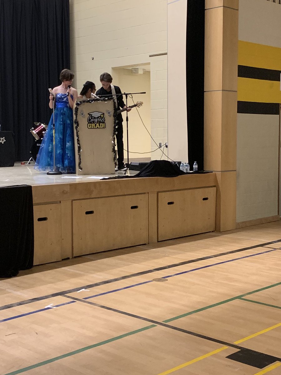 MrMidgley's tweet photo. Can’t believe how fast this school year went! So proud of the @POW_HWDSB grade 8s for graduating tonight - thank you so much to the staff and students who made the night a success! Enjoy your summer grade 8s! #hwdsb https://t.co/35bl38obmN