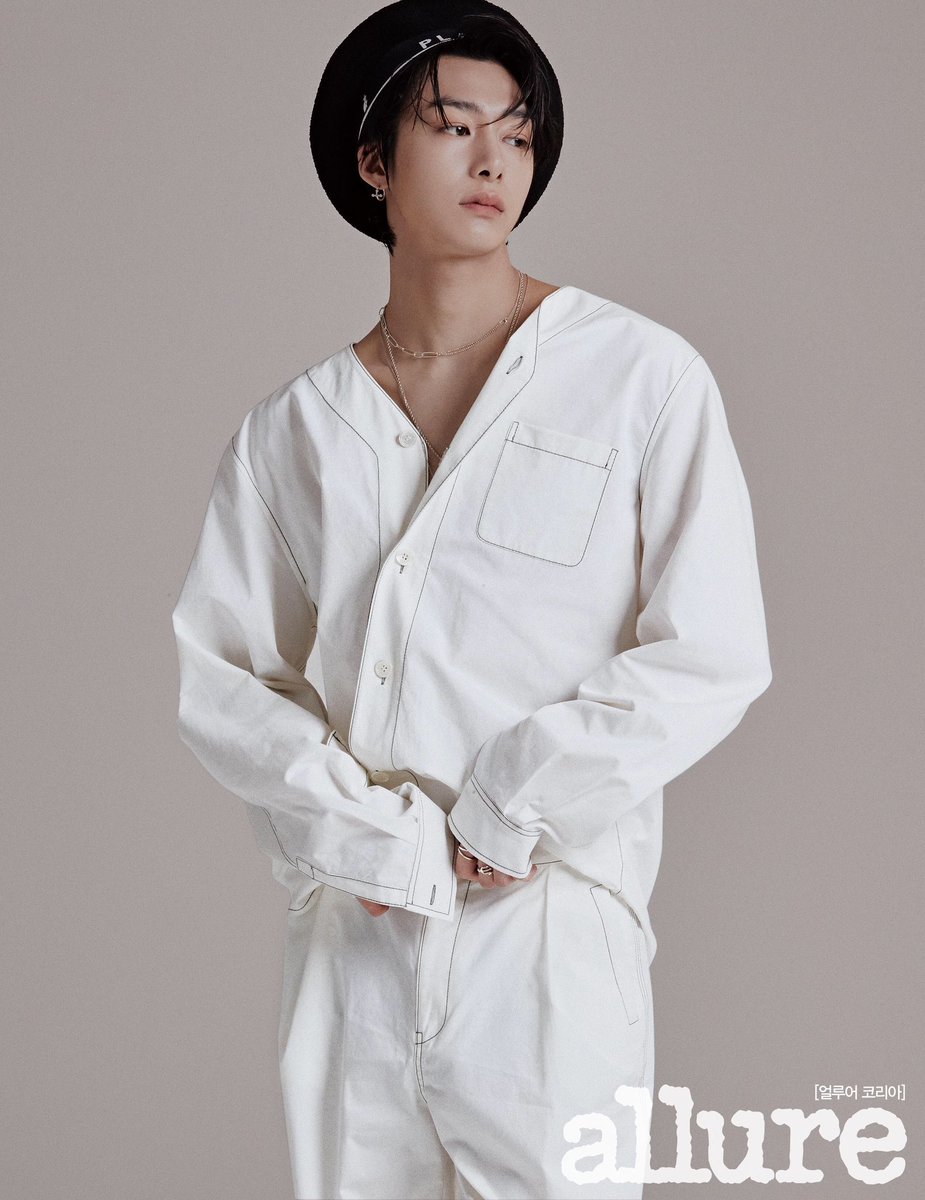 OfficialMONSTAX's tweet photo. [#MONSTA_X]
#몬스타엑스 #형원
#얼루어 7월호 화보

@allurekorea
#allure 
#MONSTAX #HYUNGWON https://t.co/lOW8K8IH7Z
