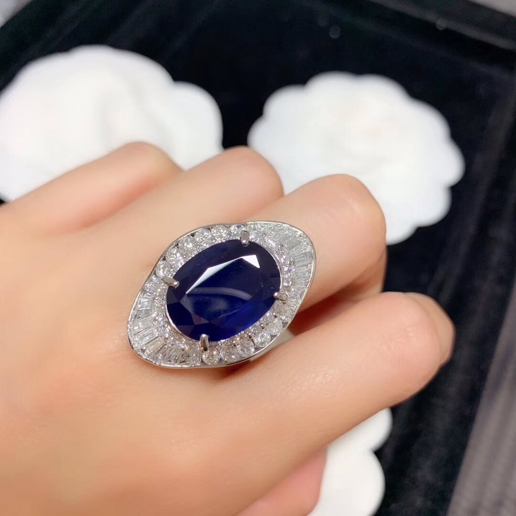 SarattiJewelry's tweet photo. Dear Future Husband
.
.
.
.
.
#finejewelry #ringelover #ringsandthings #fingercandy #jewelrygram #alternativebridal #ethicallysourced #sapphire #altbride #rosecutsapphire #rosecutring #engagementring #whatagem #makersgonnamake #riojeweler #ringsofinstagram #alternativeengagement https://t.co/PxJStFrndh