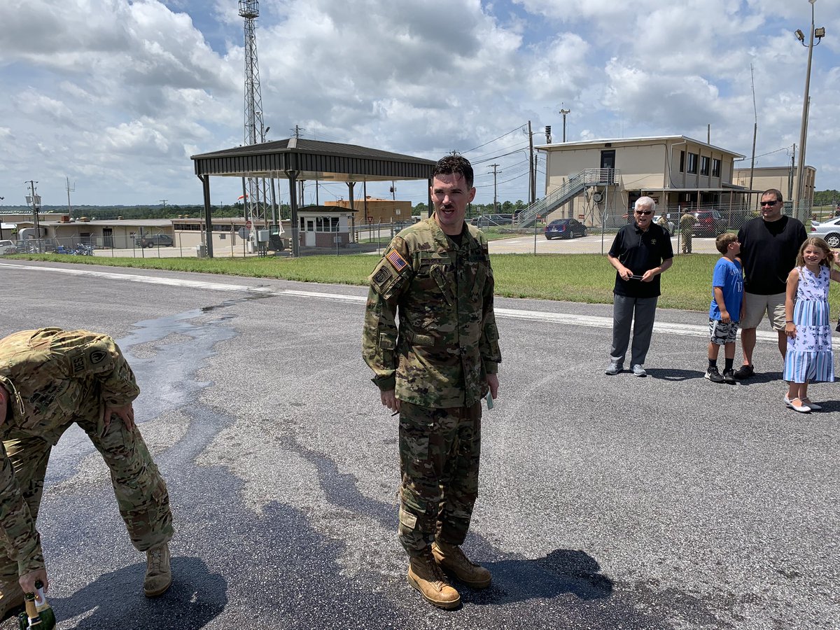 JBraggGunPilot's tweet photo. DES, where the finest Standardization personnel go to give back to Army Aviation as USAACE Consulting “Ambassadors”. We bid farewell today to one the best I’ve ever observed. God Speed CW4 Chuck Folk! Attack! #LeadershipWorks https://t.co/NTgPUJI7eE