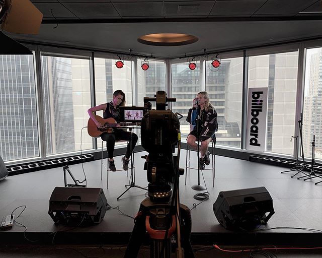 susvasquezu's tweet photo. Amazing experience today playing at @billboard with @lolozouai. 🙌🏻
Thanks to my buddy @vinlandolfi for the recommendation! 🙏🏻looking forward more stuff like this, it’s only the beginning 🔥🎧
📸: @dougieplaylist https://t.co/xc3mPcvEXv https://t.co/qukIHcfJOZ