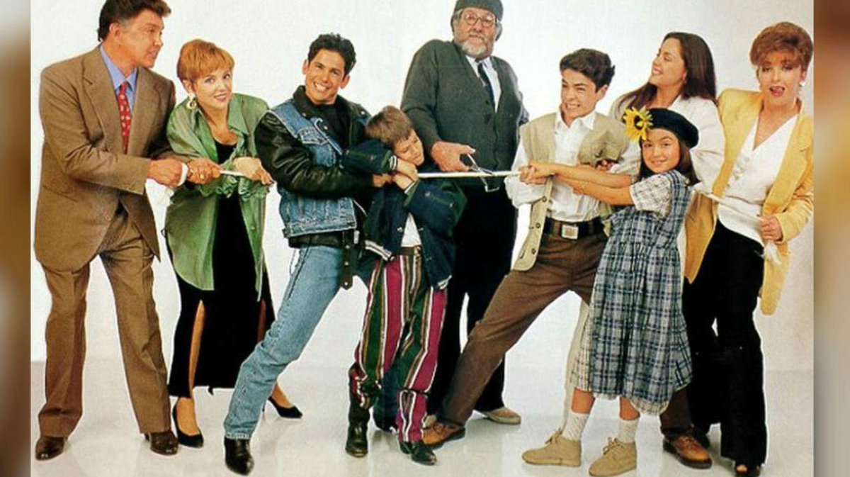 Telemundo's tweet photo. Así lucen ahora los actores de la telenovela "Agujetas de Color de Rosa". Vía @latinxnow 📸#Fansdeal) https://t.co/z9wGnmHTqn https://t.co/K3IIK3FJaJ