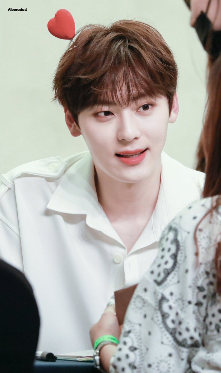 Alborada089's tweet photo. 190511 스탠포드 팬싸 #민현 #황민현 #Minhyun #HwangMinhyun #뉴이스트 #NUEST 

❤👀
😀😀
😯😯😯
😮😮😮😮😮 https://t.co/m6arBl8IFK
