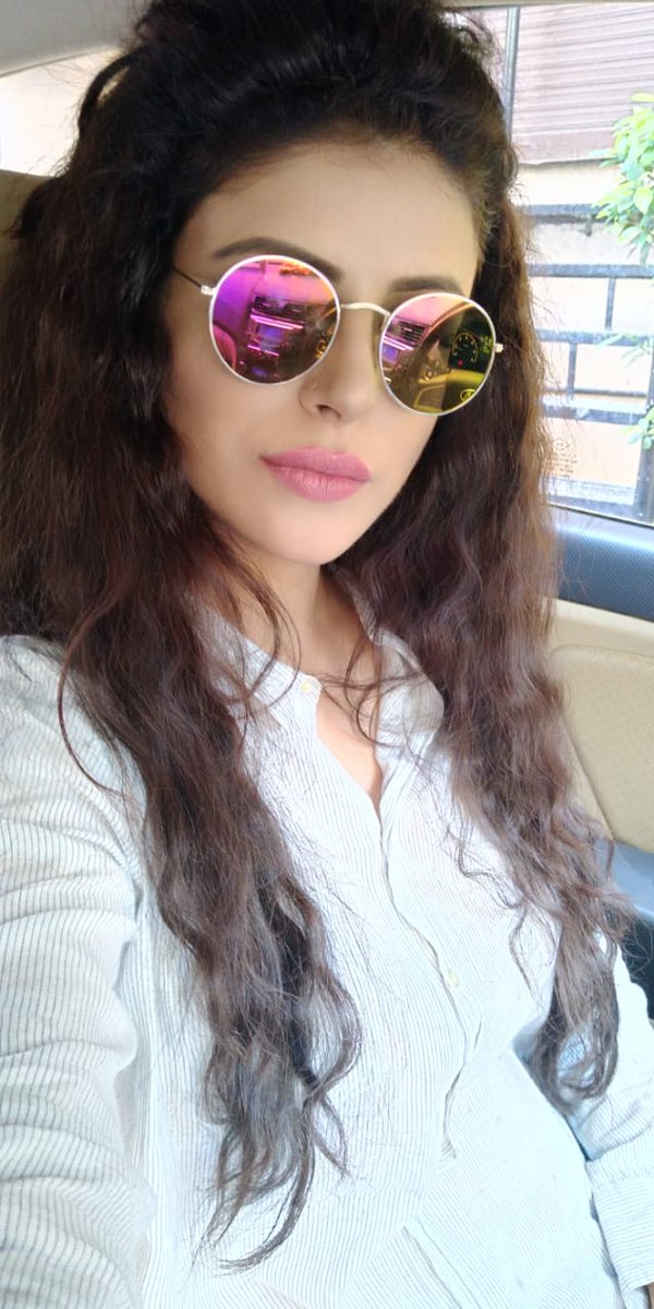SapnaThakurr's tweet photo. #sapnathakurr #actorslife #morning #positive #vibes #positives #thinking #always #confident #dedicative #work #acting #life #newlife #begning #new #start #follow #share #like #socialmedia #sapnathakurr https://t.co/h1yvG10Jln