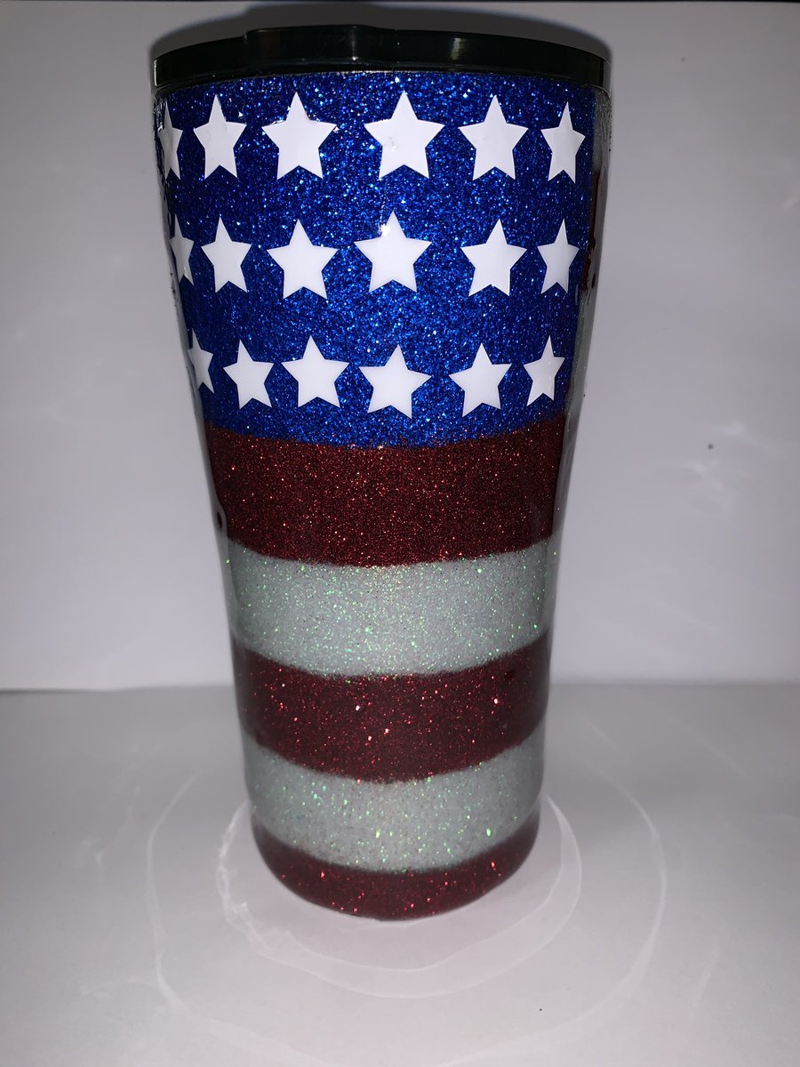 pollockcreation's tweet photo. American flag tumbler 🇺🇸 https://t.co/YUqgjKCgCd