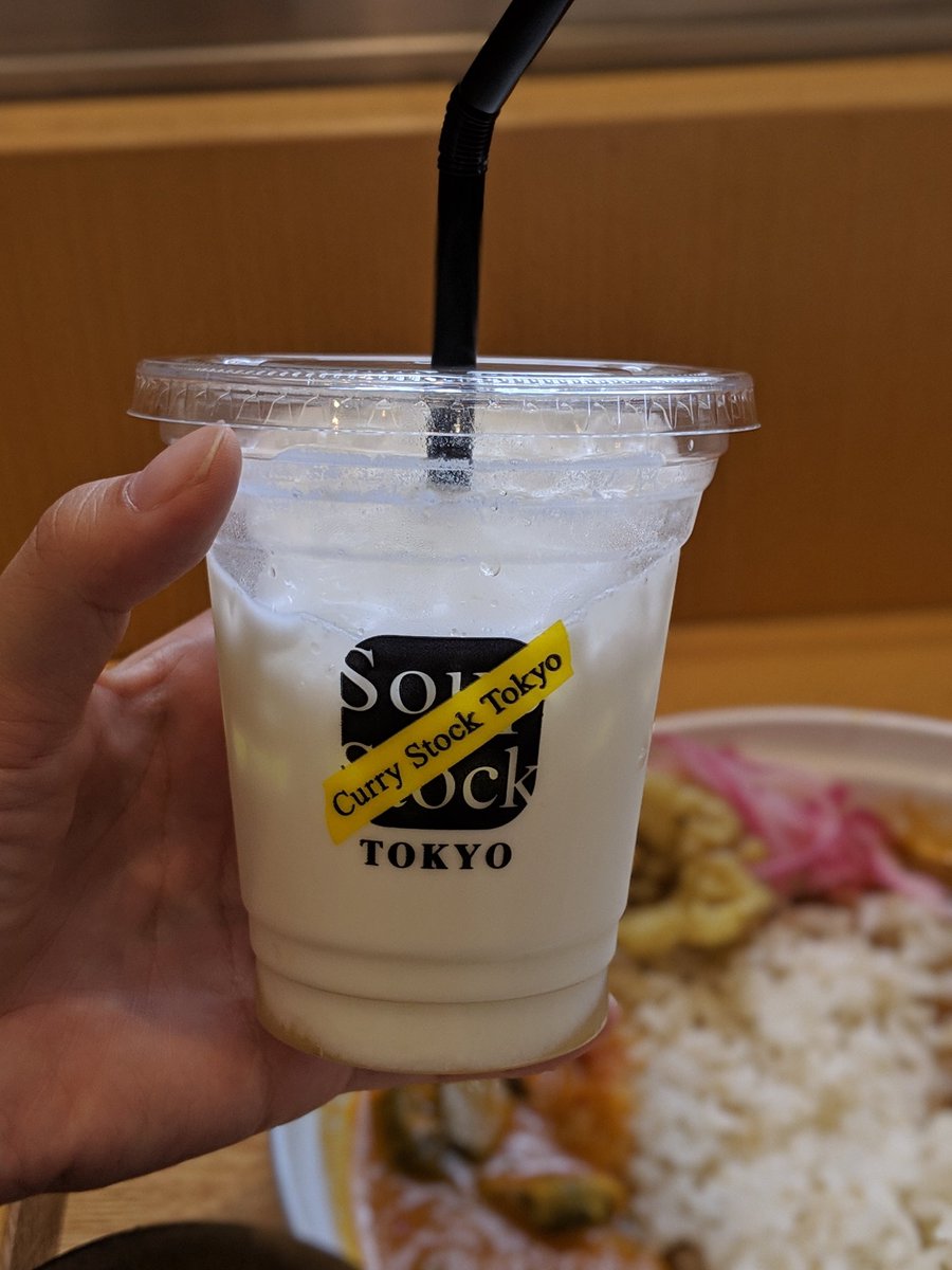 deblog_tao's tweet photo. 【本日限定】カレーストックトーキョー
スープストックトーキョーが本日限定で『カレーストックトーキョー』に🍛🥄

メニューはカレー6種類！こだわりのカレーが楽しめます🥰サムシングイエローで何か黄色い物を持って行くとラッシーをGETできるのでお忘れなく✊ https://t.co/h2mpIJsfX3