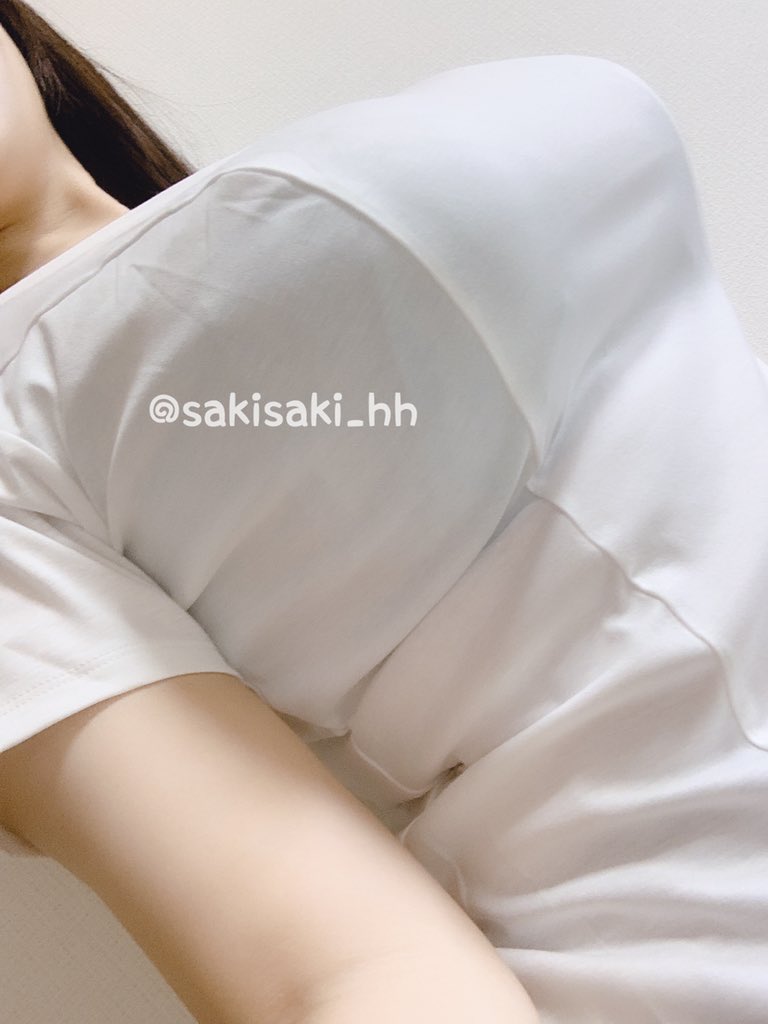 早希 Lカップ ジョ女子 ハートクローゼットのtシャツとキャミソール ﾉ もう胸がすっぽりで感動 Tシャツの方は胸のところはぴっちりで お腹のところが結構ゆるゆるやった キャミは胸のところがちょっとキツくて モノによってサイズ変え