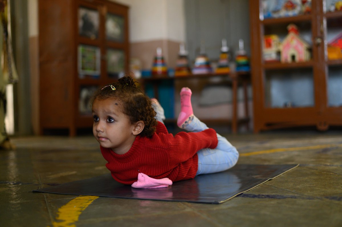 🧘‍♀️🧘‍♂️

Would anyone like to practice some yoga with this little one?

#YogaDay2019
