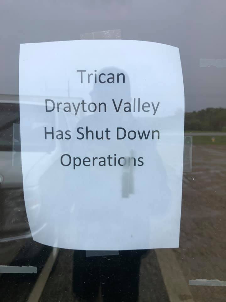 rallycanada's tweet photo. Sign in Drayton Valley yesterday- maybe they knew C-48 and C-69 were being passed tonight. 25 jobs lost today alone in that company with 20 lost previously. 45 jobs in a community of 6800 people and that's just one company. @rally4resources @Rally4Resource1 @CanadaAction https://t.co/i9n702ifyw