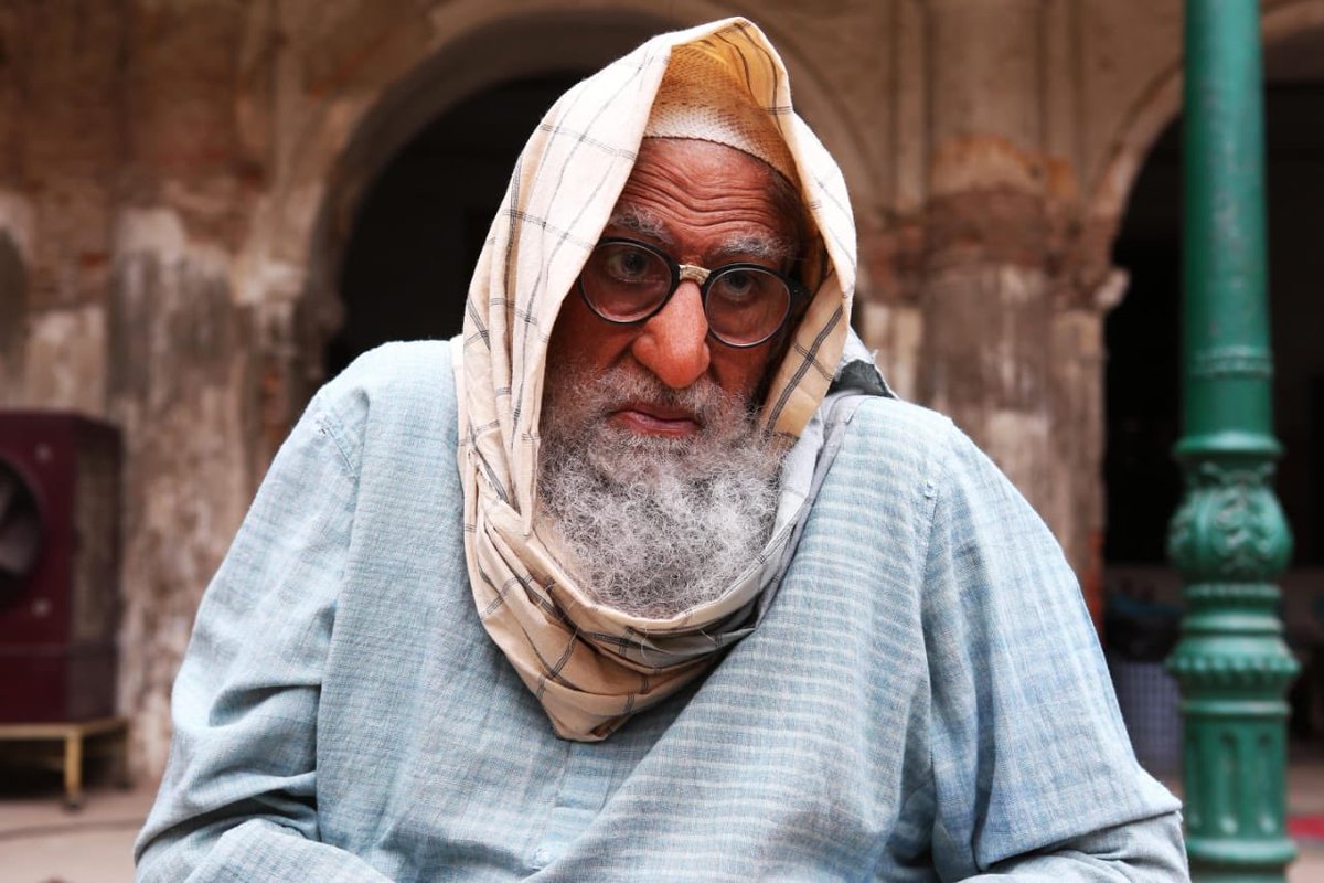 Presenting AmitabhBachchan's hilarious and quirky character look from ShoojitSircar's comedy GULABO SITABO! Co-starring AyushmannKhurrana, it will release on 24April 2020. It is written by JuhiChaturvedi and produced by RonnieLahiri & SheelKumar. It is a RisingSunFilms production