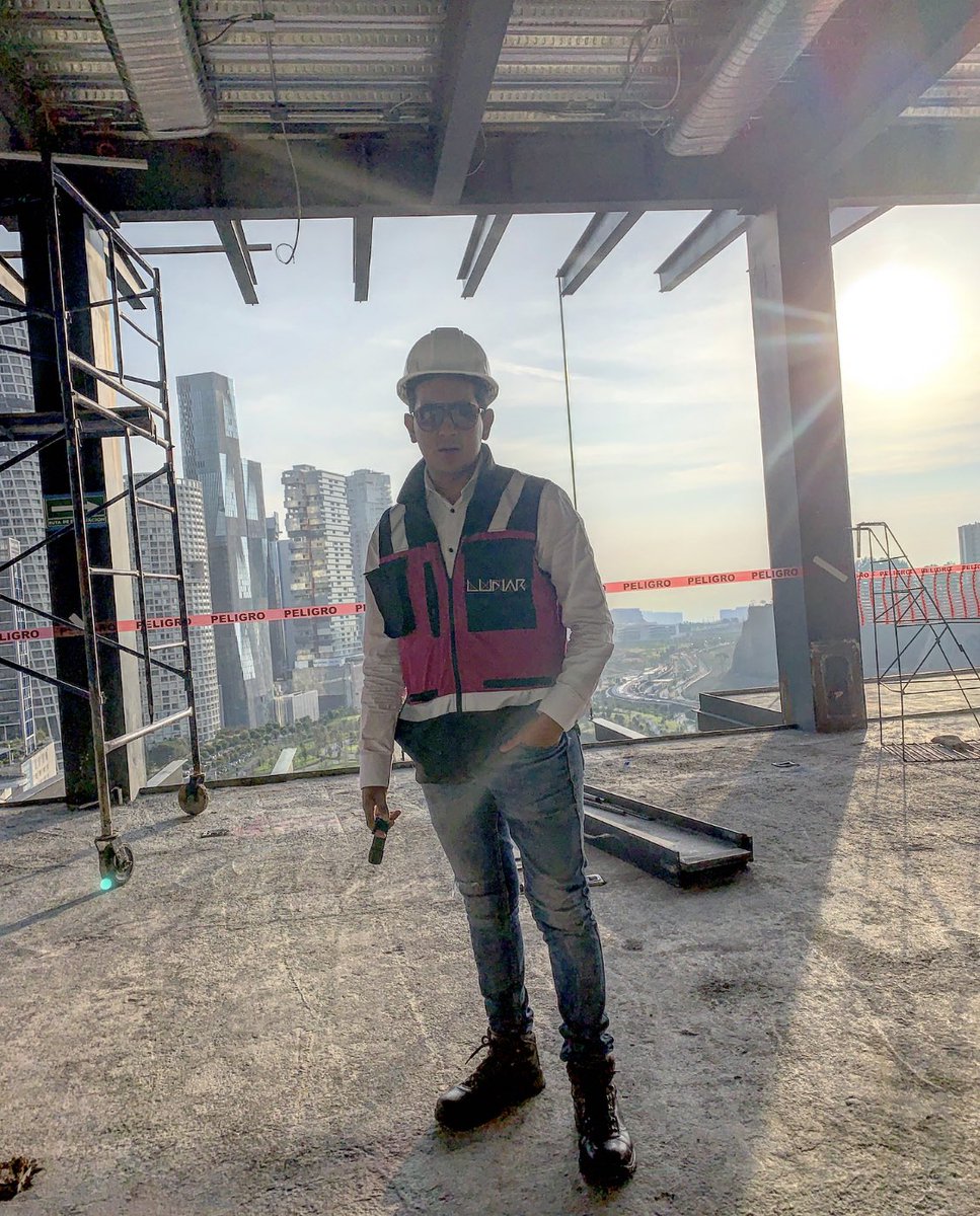 _Achede's tweet image. Hace 4 años visite Torre Reforma y conocí lo que era #certificacionleed 

Hoy, la misma empresa que certificó torre reforma, es la que certificará la obra en la que trabajo y yo llevo el control de Leed. Coincidencia, destino... no se, solo disfruto. 👷🏽‍♂️🙏🏼