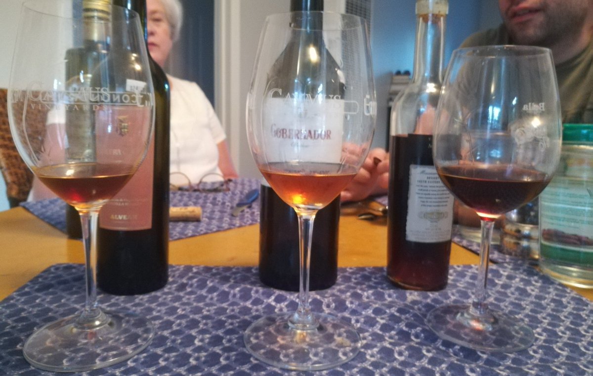 veronica_ruiz's tweet photo. La vida de esposa de un enólogo, ni modo niña, los sacrificios que uno tiene que hacer por amor #moscat #oloroso #pedrojimenez #jerez #winemaker #mastersofwines https://t.co/LBkTSyOKel