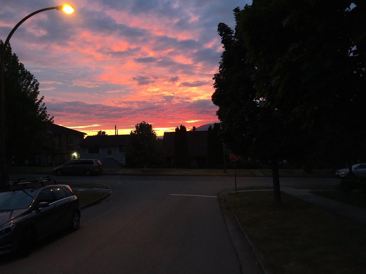 eastsidedads's tweet image. #sunsets #eastvan #lastdayofspring