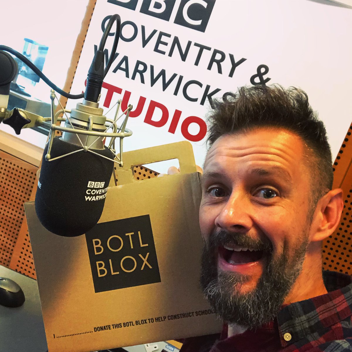 Thank you for having me <a href="/bbccovwarks/">BBC Cov Warks</a> <a href="/realvicminett/">Vic Minett</a> - lovely to learn more environmental top tips and discuss <a href="/botlblox/">BOTL BLOX</a> 💚