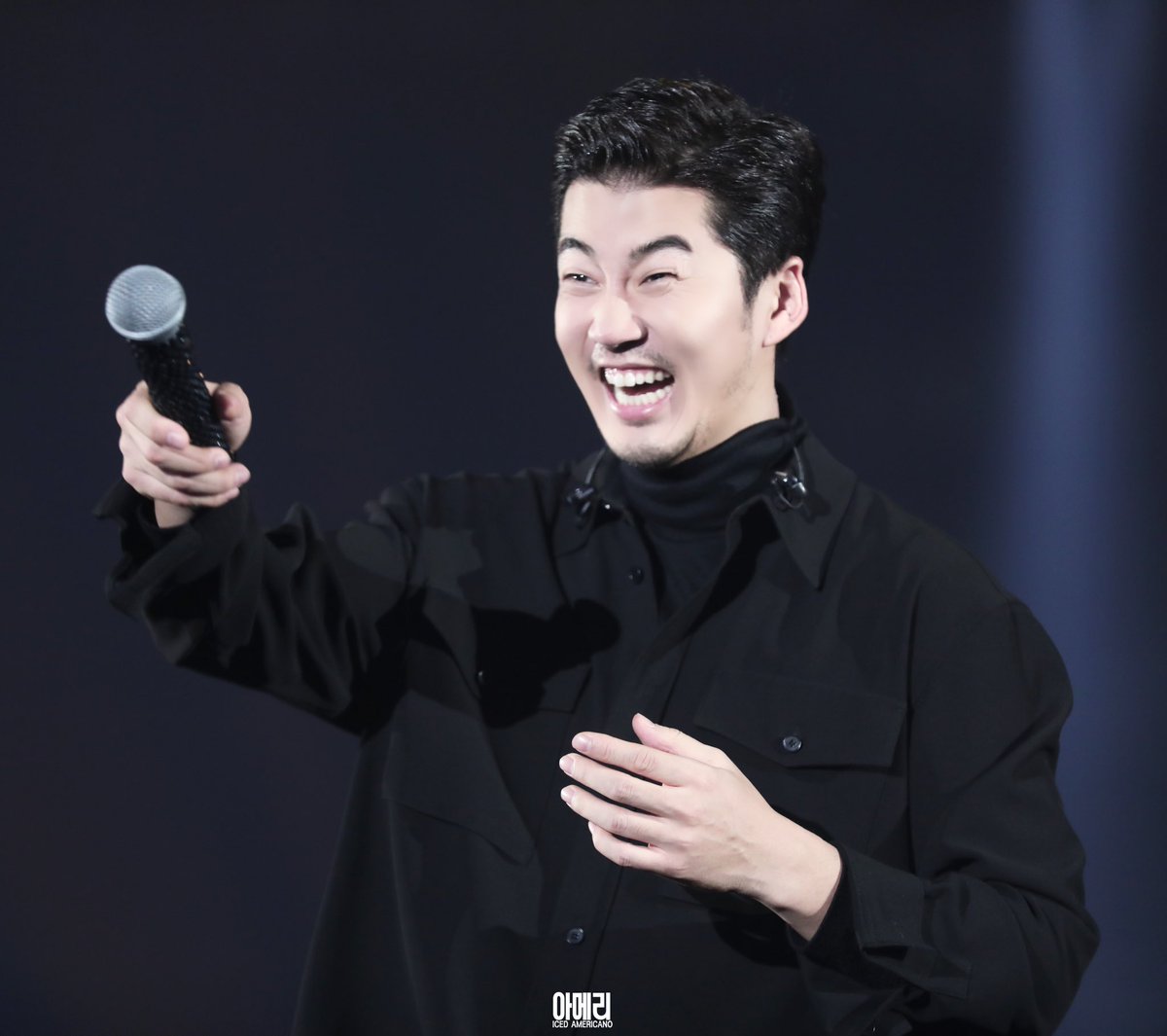 윤계사아아아아앙앙ㅋㅋㅋㅋㅋㅋㅋㅋㅋ
도대체 왜 신난고냐곸ㅋㅋㅋㅋ 
신난 표정 보니까 나도 좋아😆😆😆😆😆

#지오디 #윤계상