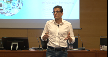 ibv_org's tweet photo. @ibv_org inaugura su ciclo de conferencias BIP/IBV #BiomechanicalInnovationPills con @jogarjae y su charla "Economía de los datos Personales" #ibv #research #valenciadata. David Garrido es Director de Innovación en Valoración Biomecánica y lleva 17 años investigando en el #ibv https://t.co/ZQjtn6gujc