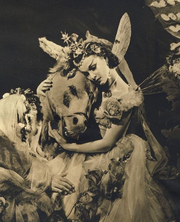 AnneLouiseAvery's tweet photo. Vivien Leigh as Titania in A Midsummer Night's Dream, The Old Vic, 1937

#Midsummer #SummerSolstice https://t.co/IJ0rJmaQrq
