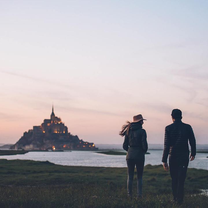 Voir le Mont s'illuminer à la tombée du jour ✨
📷 <a href="/Bestjobers/">Elisa & Max</a>