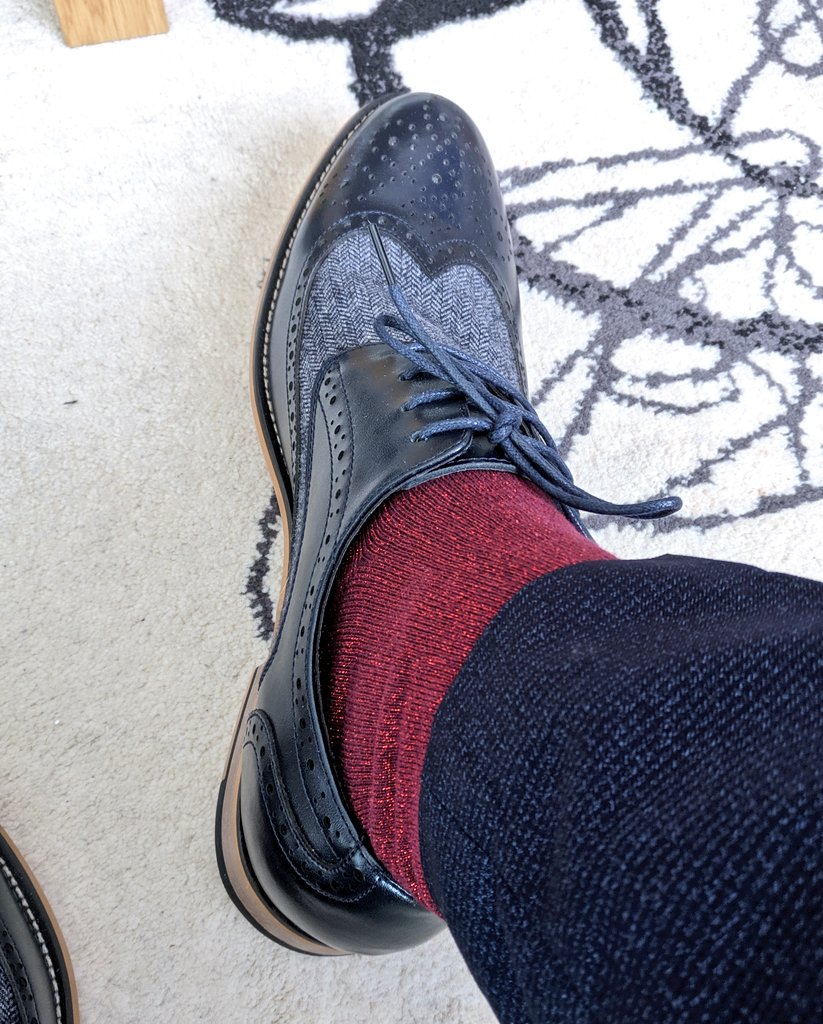 OriginalMrP's tweet photo. I've worn glittery shoes to my sister's and mother's wedding, just because.
This time I've reigned it...
#glitterysocks https://t.co/zhCtM89blv
