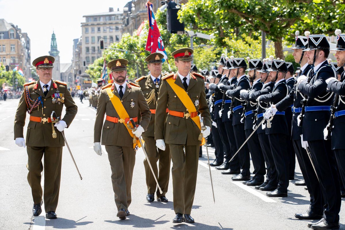 How are you going to #celebrate the Grand Duke's Birthday? The biggest party of the year is on 22 June, the eve of #nationalday 🎉😃👉fal.cn/nationaldayfes… @DelanoMagazine 🎆 #parade #grandduchy #luxembourg #celebration #happybirthday 📷©Cour Grand-Ducale/Claude Piscitelli