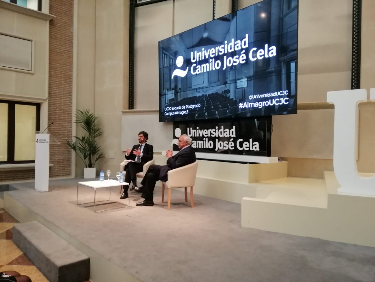 cigmapucjc's tweet photo. Ernesto Samper, expresidente de Colombia, comparte su experiencia y conocimiento con los estudiantes de la "Simulación de Gobierno 2019" del @cigmapucjc y el @masterpolitica de la @universidadcjc en esta jornada de clausura. #Simgob19 #ComPol https://t.co/k2gj4F8W1C