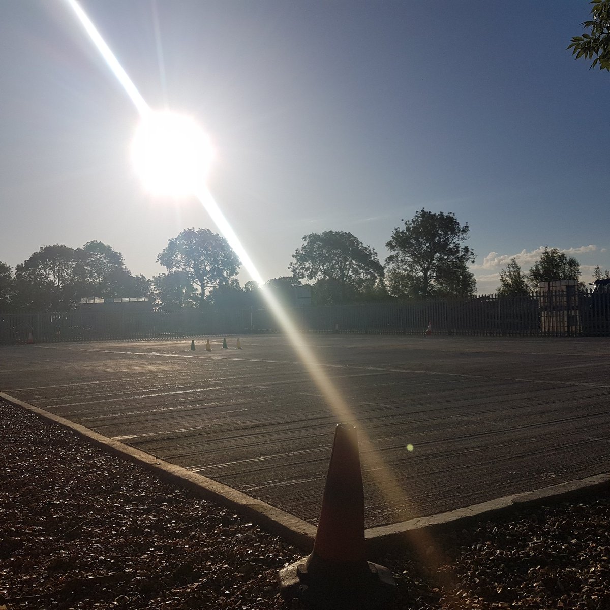 TrainingAaa's tweet image. A beautiful start to this morning for today&apos;s clients.  To enjoy riding on mornings like this contact us today to discuss your needs and book a free one hour training session!
07384 746025 #freebiketraining #cbt #DAStraining