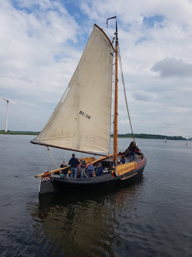 Morgen is het alweer een week geleden dat het team van Blitta vanuit Spakenburg ging bottervaren. Met speciale dank aan onze collega Henk van Dorst, ervaren kapitein :-)