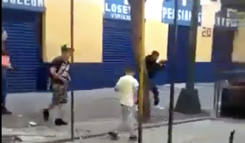 AnonymoussVer's tweet photo. RT ElInformanteMX: No más canicas ni bicicletas; vecinos de #Tepito graban a niños jugando a ser sicarios.
https://t.co/85RRbLigID https://t.co/tuyxwY4dFD