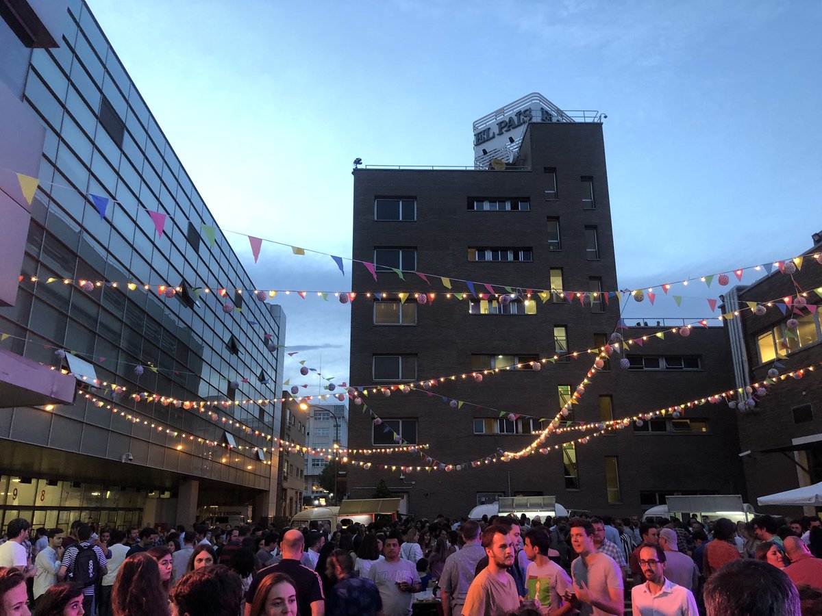 PatriciaImaz's tweet photo. Que nos gusta una buena verbena... 🎉🤩 @PRISA @PRISARadio #enPRISA damos por inaugurado el verano 🎊 #dePRISA #conPRISA #PRISA https://t.co/VvS0QPsXwB