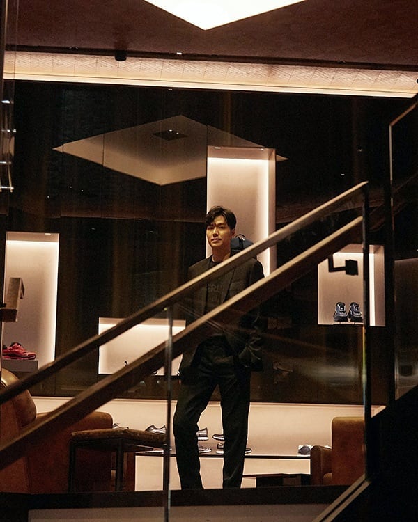 amorelmh's tweet photo. Perfection exists and it is called Lee Min Ho! 🔥💥🖤🖤 https://t.co/FxTUf2znGD