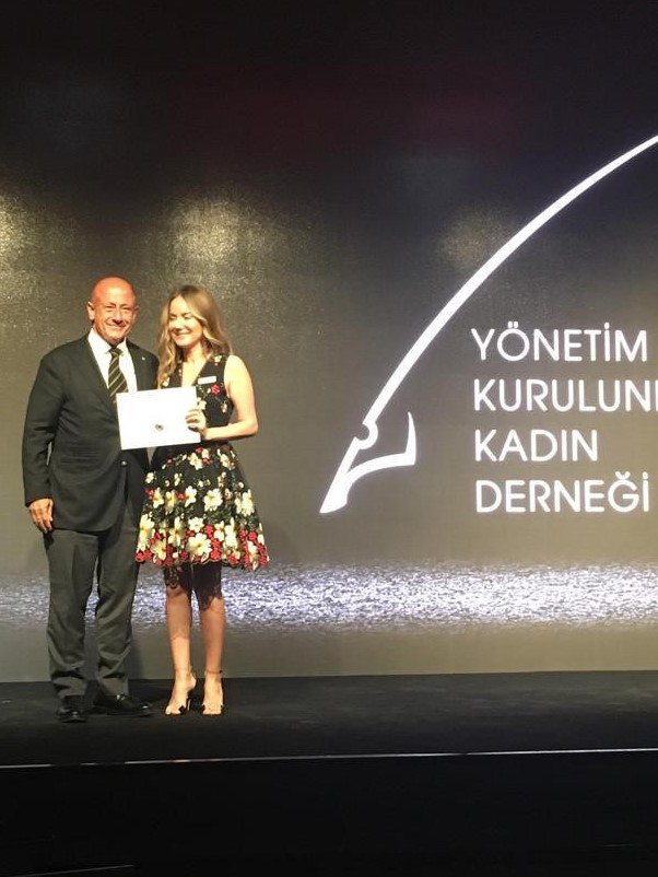 Üyesi olmaktan büyük onur duyduğum, Yönetim Kurulunda Kadın Programı’nın 3. yıl mezunlarından biri olarak diplomamı aldım✌️Mentorüm Fiba Group Yönetim Kurulu Başkanı Sayın Fevzi Bozer'e ve derneğin gelişimine katkısı olan tüm üyelere sonsuz teşekkürlerimle <a href="/ykda_kadin/">Yönetim Kurulunda Kadın</a>