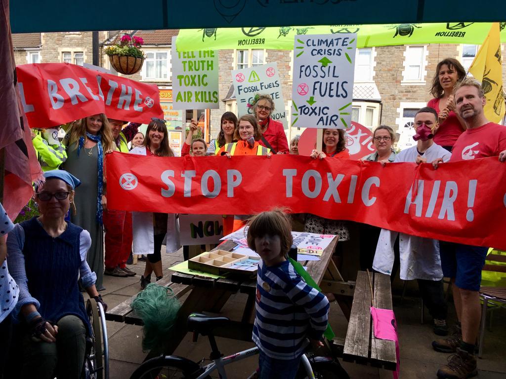 Fantastic demo on Gloucester Rd yesterday by #ExtinctionRebellion against pollution. We need better public transport systems across Bristol <a href="/XRBristol/">Extinction Rebellion Bristol</a> <a href="/glosrdcentral/">glosrdcentral</a> <a href="/GloucesterRoad/">Gloucester Road</a> <a href="/bishmatters/">Bishopston Matters</a>