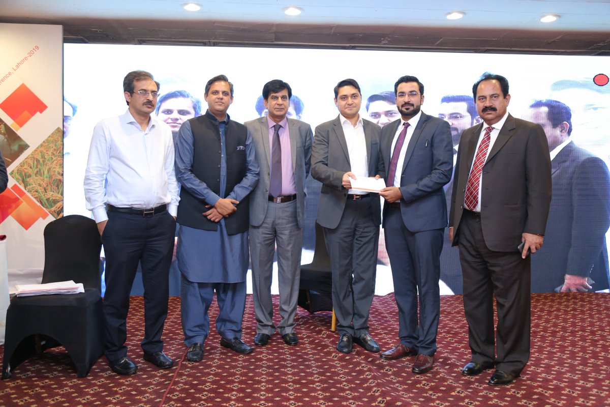 ali_pvt's tweet photo. #AliAkbarGroup, #TARGET, #StarsSalesConference2019, #PrizesDistribution, #SalesTeam, #AvariLahore. https://t.co/kxmoWOSNqz