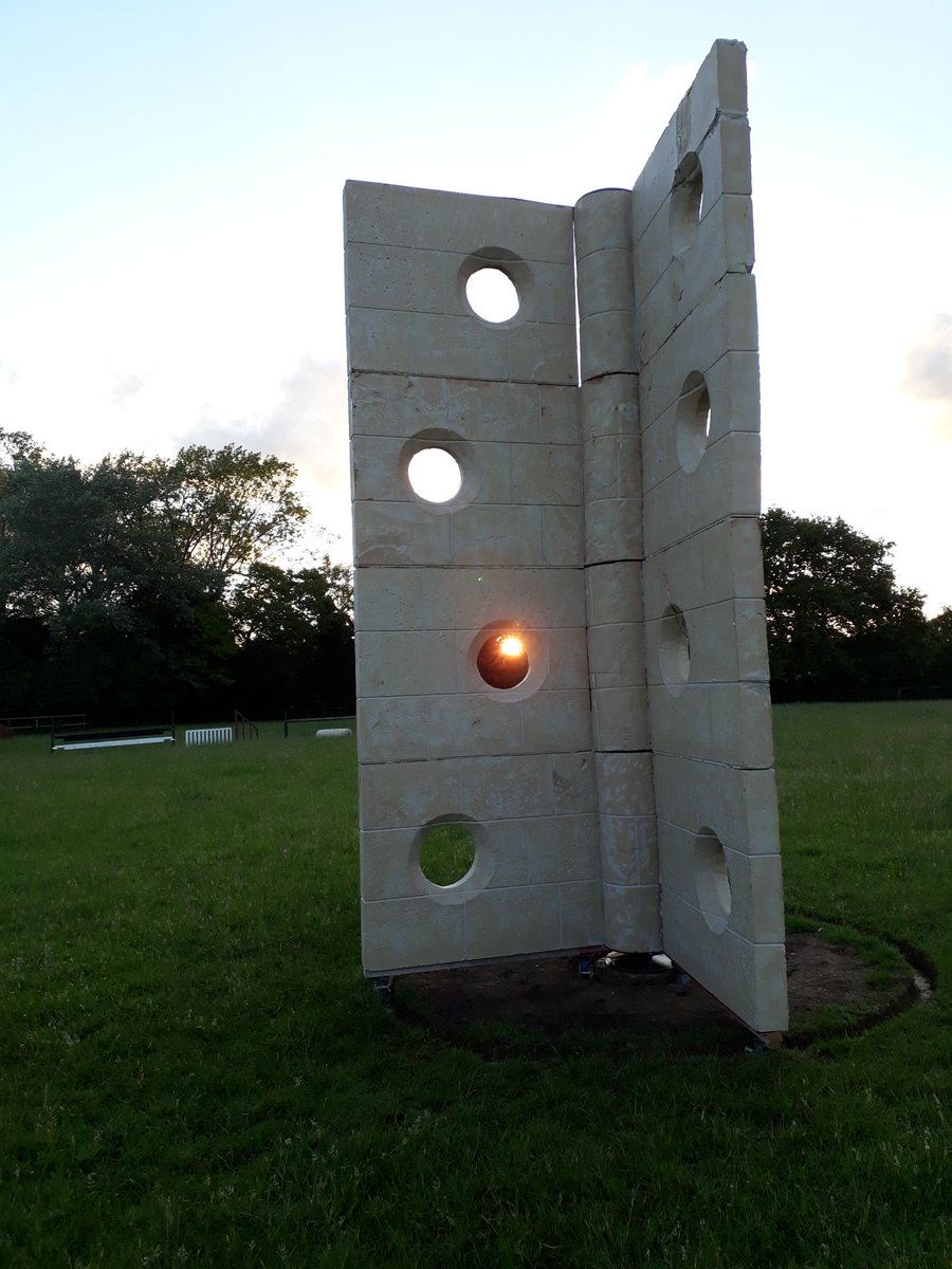 St_Onehinge's tweet image. Solstice sunrise at Stonehinge