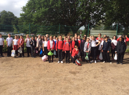 goodyers_end's tweet photo. Year 6 had a fantastic time @DraytonManor this week! We really challenged ourselves and understood that our early warning signs were showing us that it was fun to feel scared! #6HClassTweet #6JClassTweet https://t.co/7seb3Udizi
