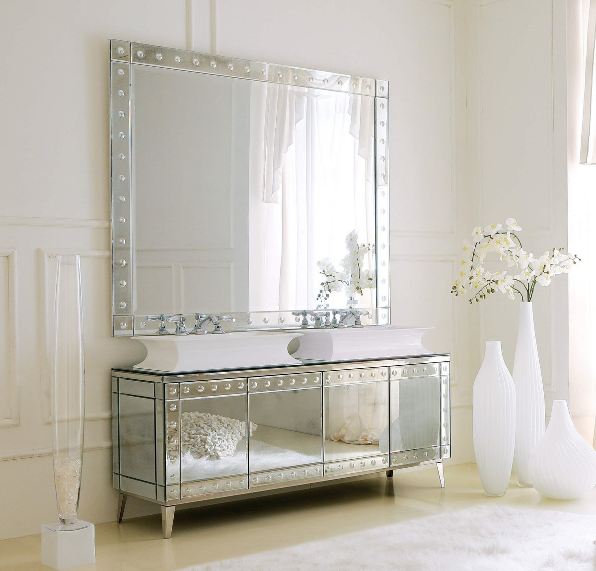 The Rivoli Special Edition is an Influencers dream!

#vanity #influencers #interiors 
ow.ly/A8hg50uv7Nb